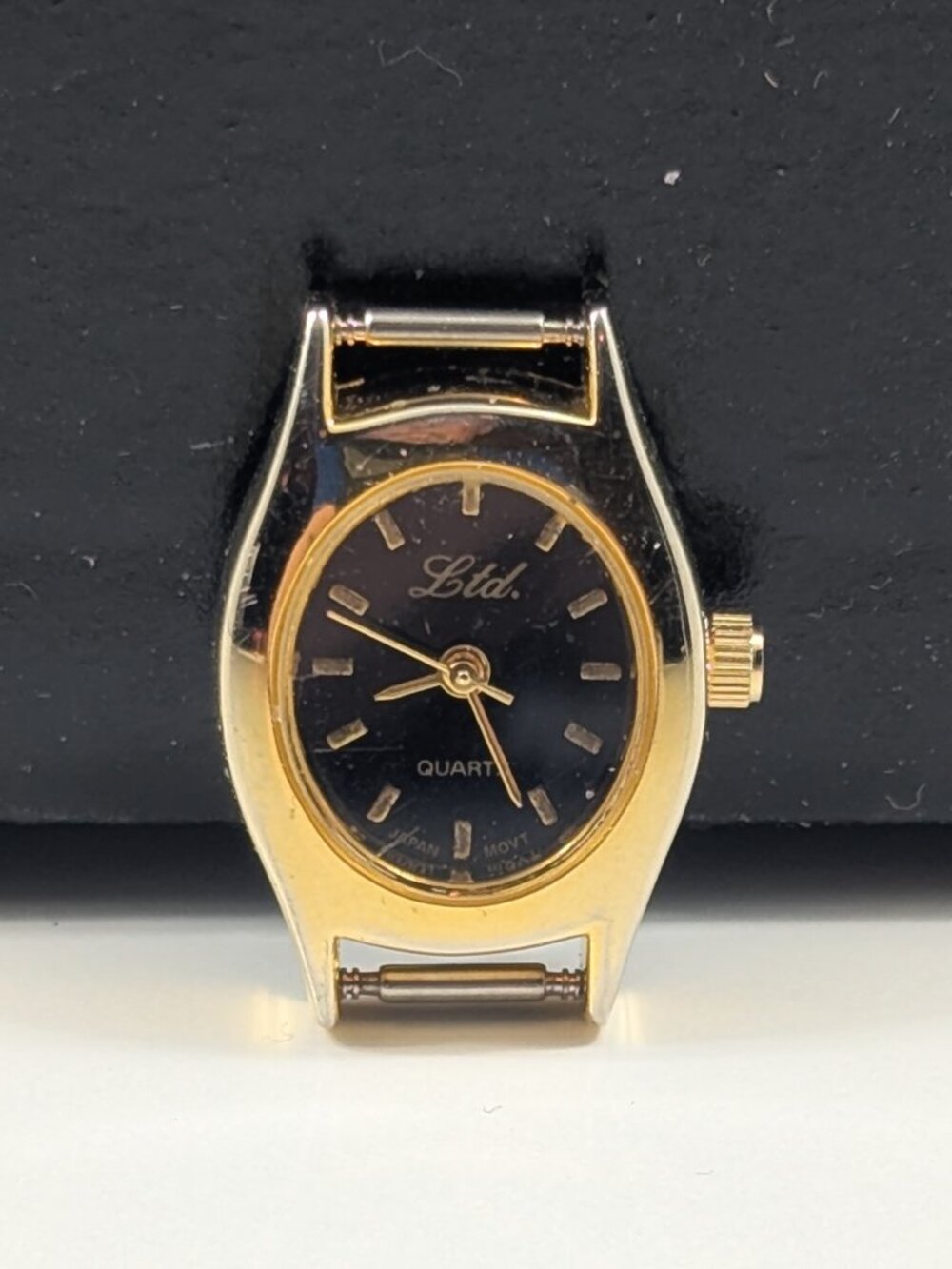 VINTAGE LTD® Women's Watch Model 23313BWX 19mm Gold-Toned Quartz